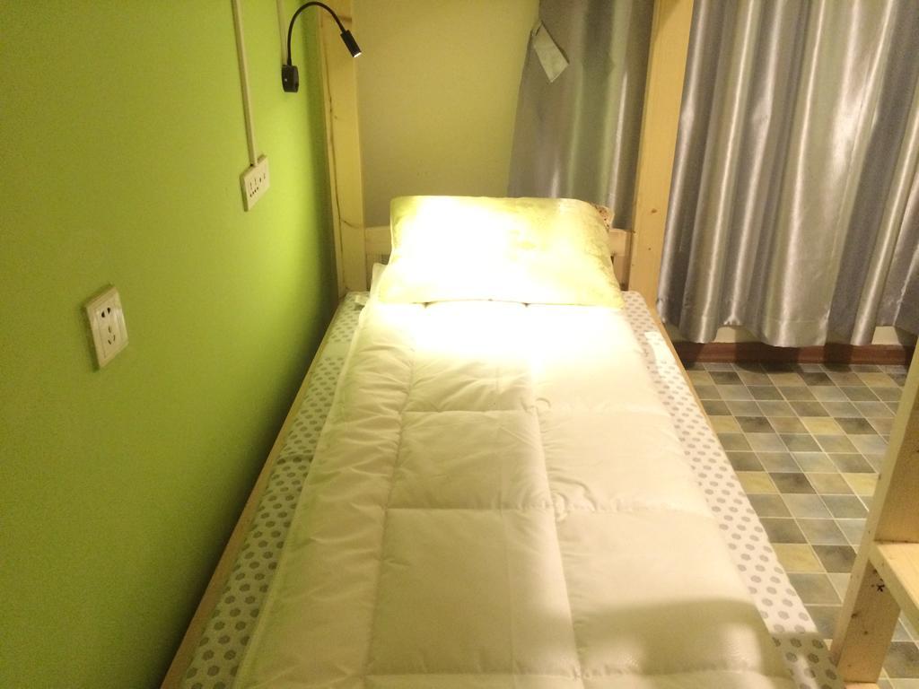 Xi'An Rainbow Youth Hotel Экстерьер фото