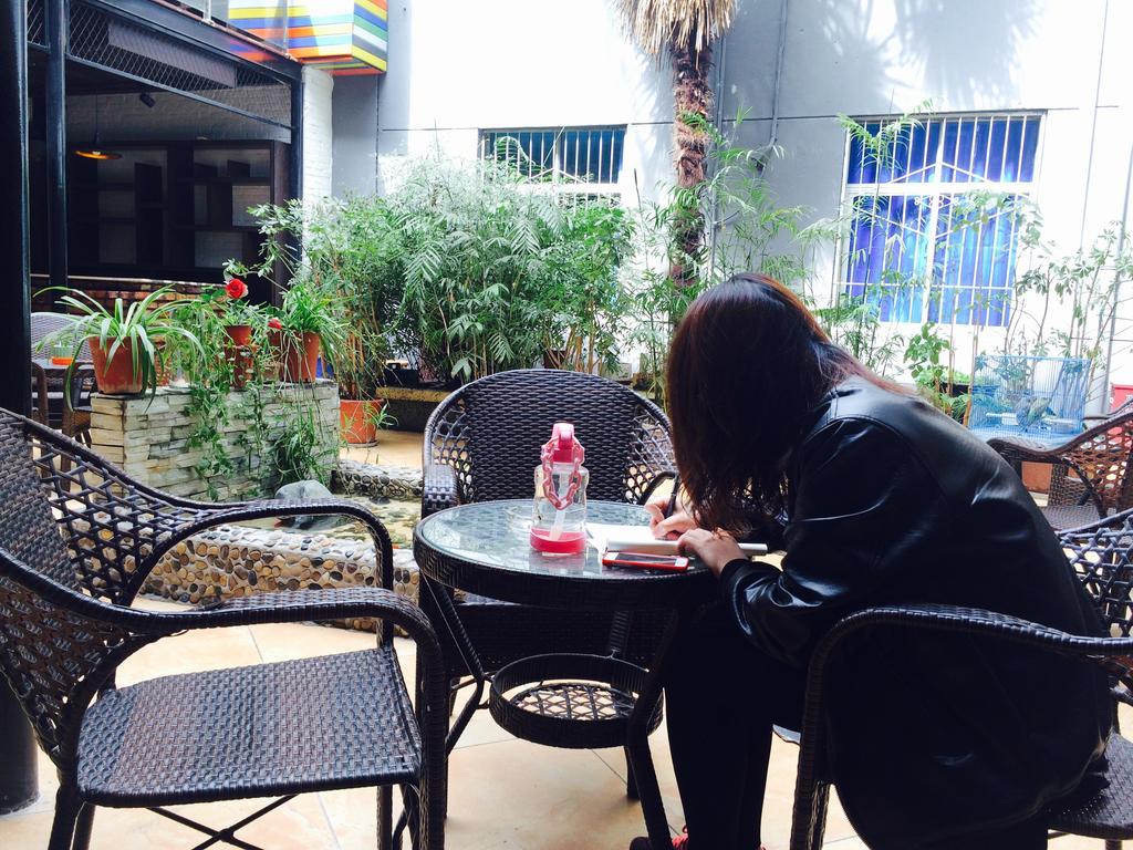 Xi'An Rainbow Youth Hotel Экстерьер фото