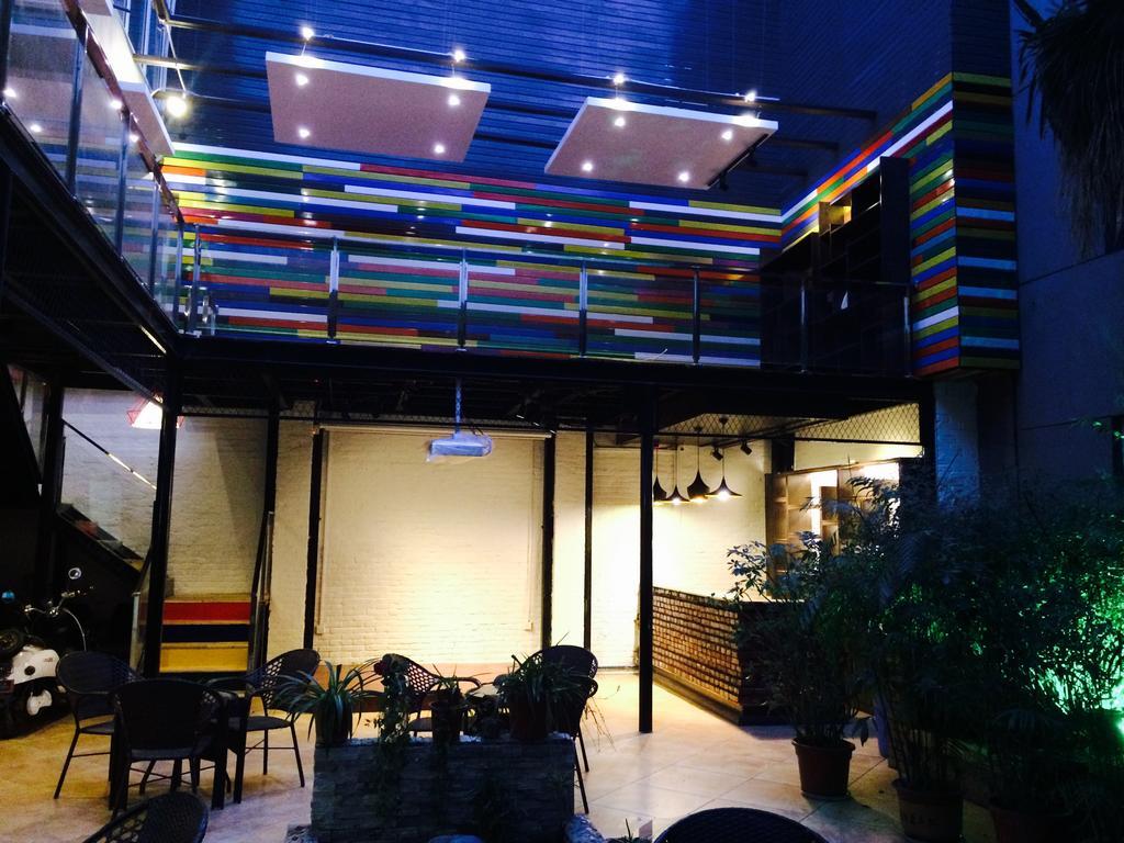 Xi'An Rainbow Youth Hotel Экстерьер фото