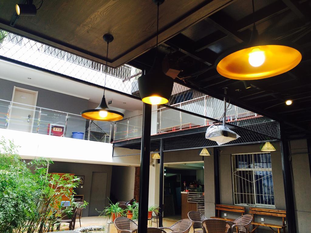 Xi'An Rainbow Youth Hotel Экстерьер фото