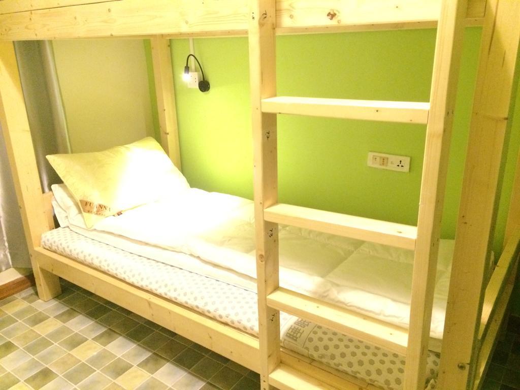 Xi'An Rainbow Youth Hotel Экстерьер фото